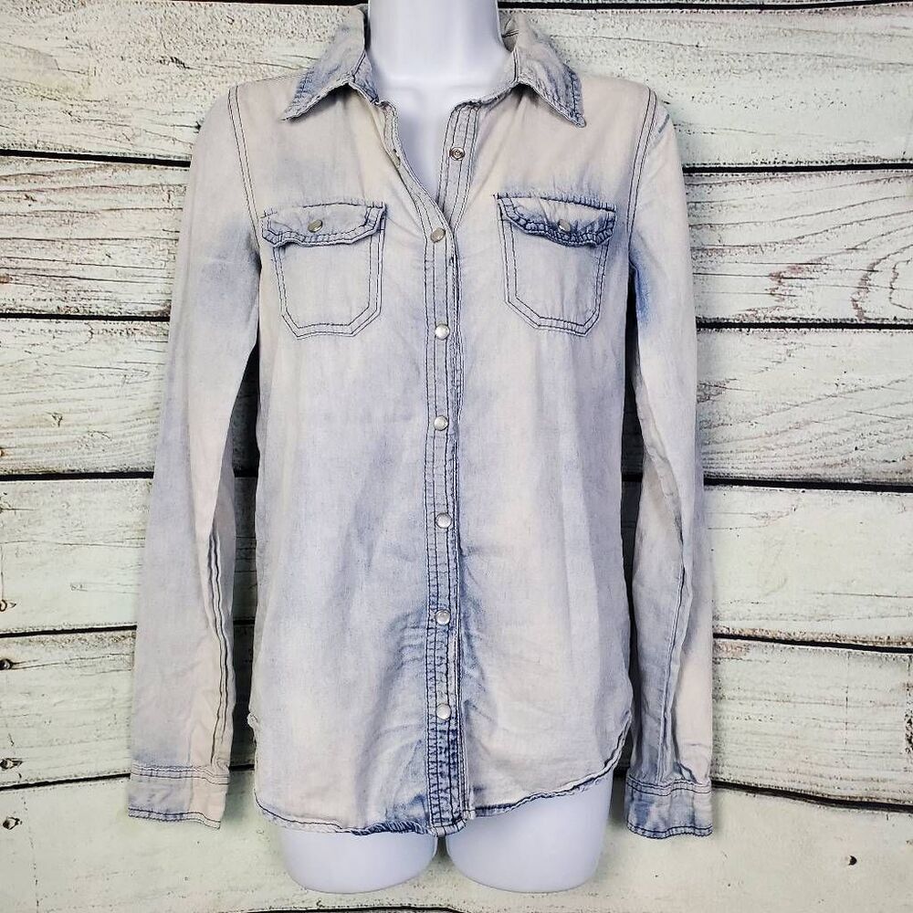 Vanity Women’s Denim Chambray Button Down Shirt Size S Long Sleeve Western Style